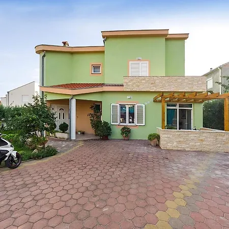 Vanja Apartment *